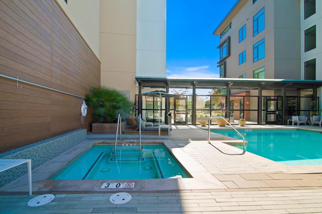 Global Luxury Suites At Downtown Маунтин Вю Екстериор снимка