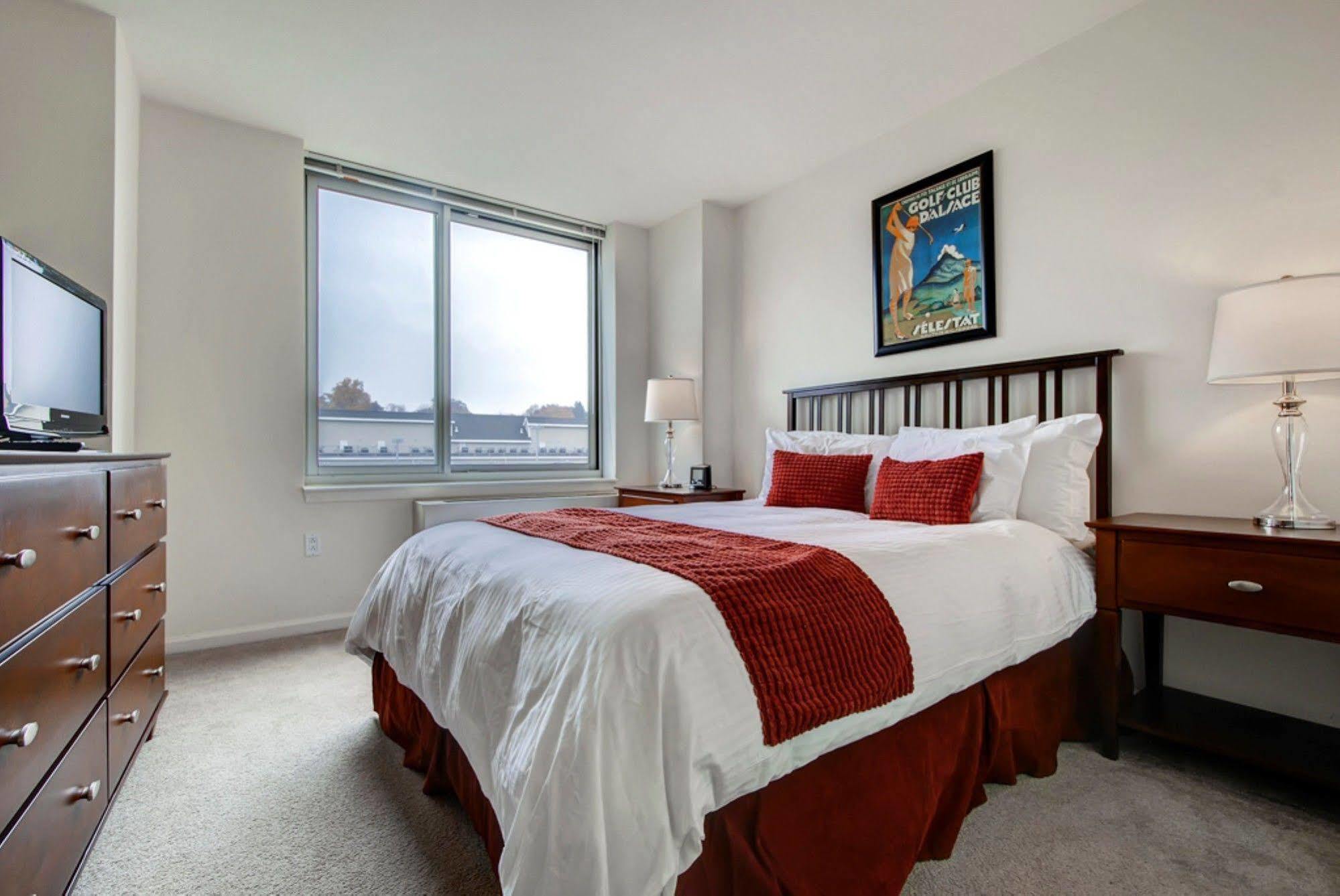 Global Luxury Suites At Downtown Маунтин Вю Екстериор снимка